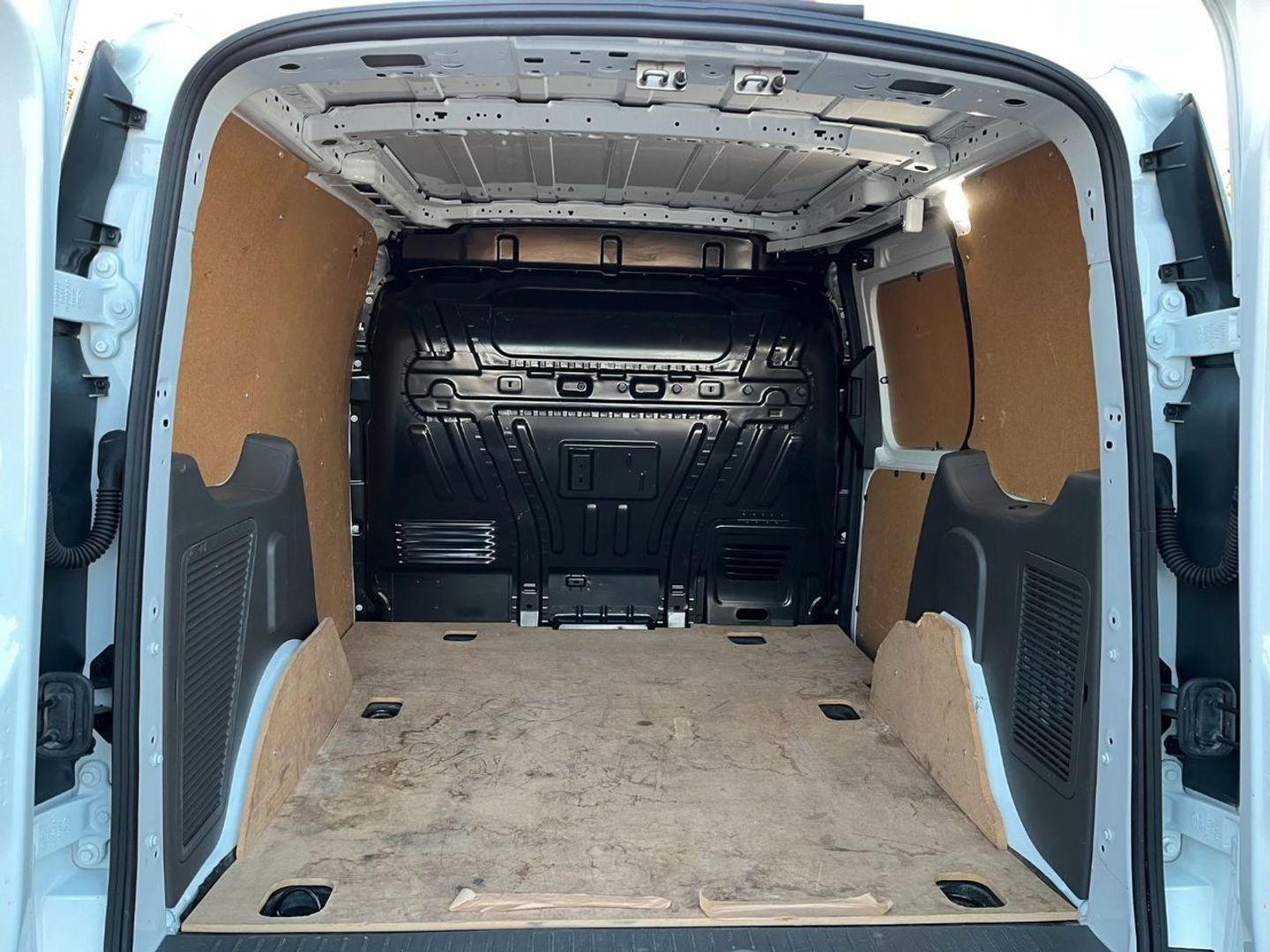 Ford Transit Connect Furgon 1.5 TDCi Trend 210 L2 74 kW (100 CV)