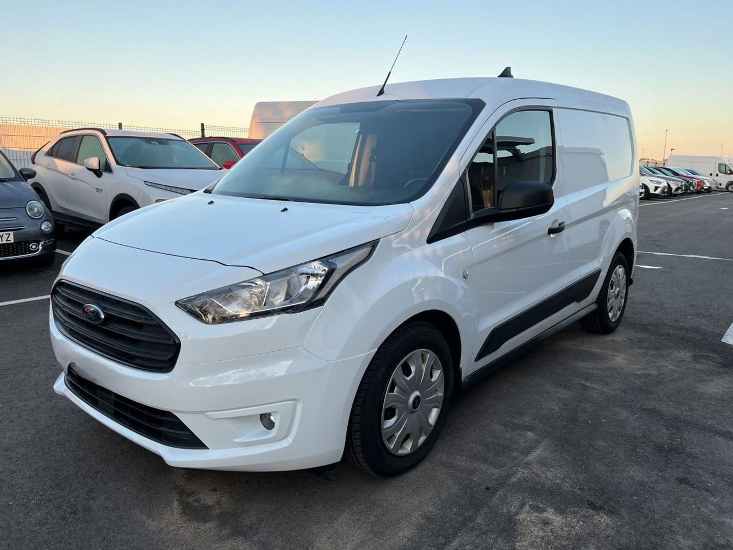 Ford Transit Connect Furgon 1.5 TDCi Trend 210 L2 74 kW (100 CV)