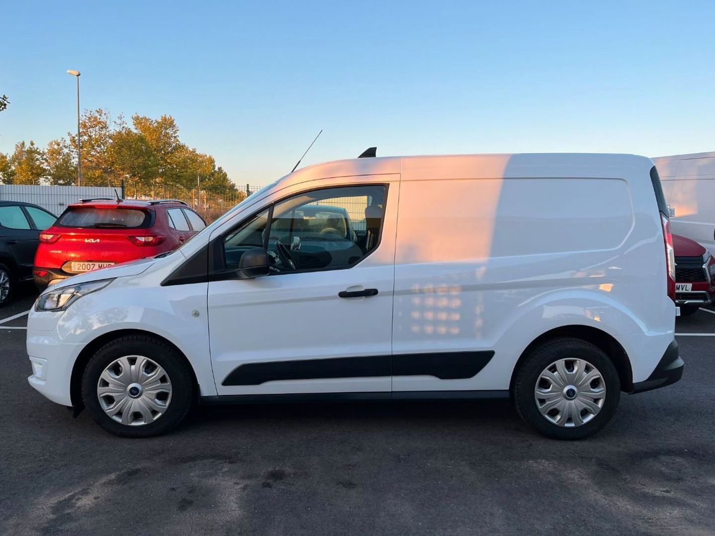 Ford Transit Connect Furgon 1.5 TDCi Trend 210 L2 74 kW (100 CV)
