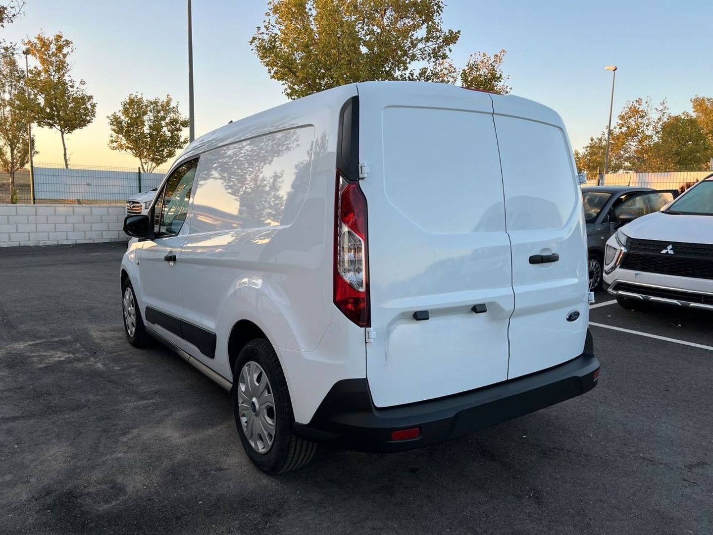 Ford Transit Connect Furgon 1.5 TDCi Trend 210 L2 74 kW (100 CV)
