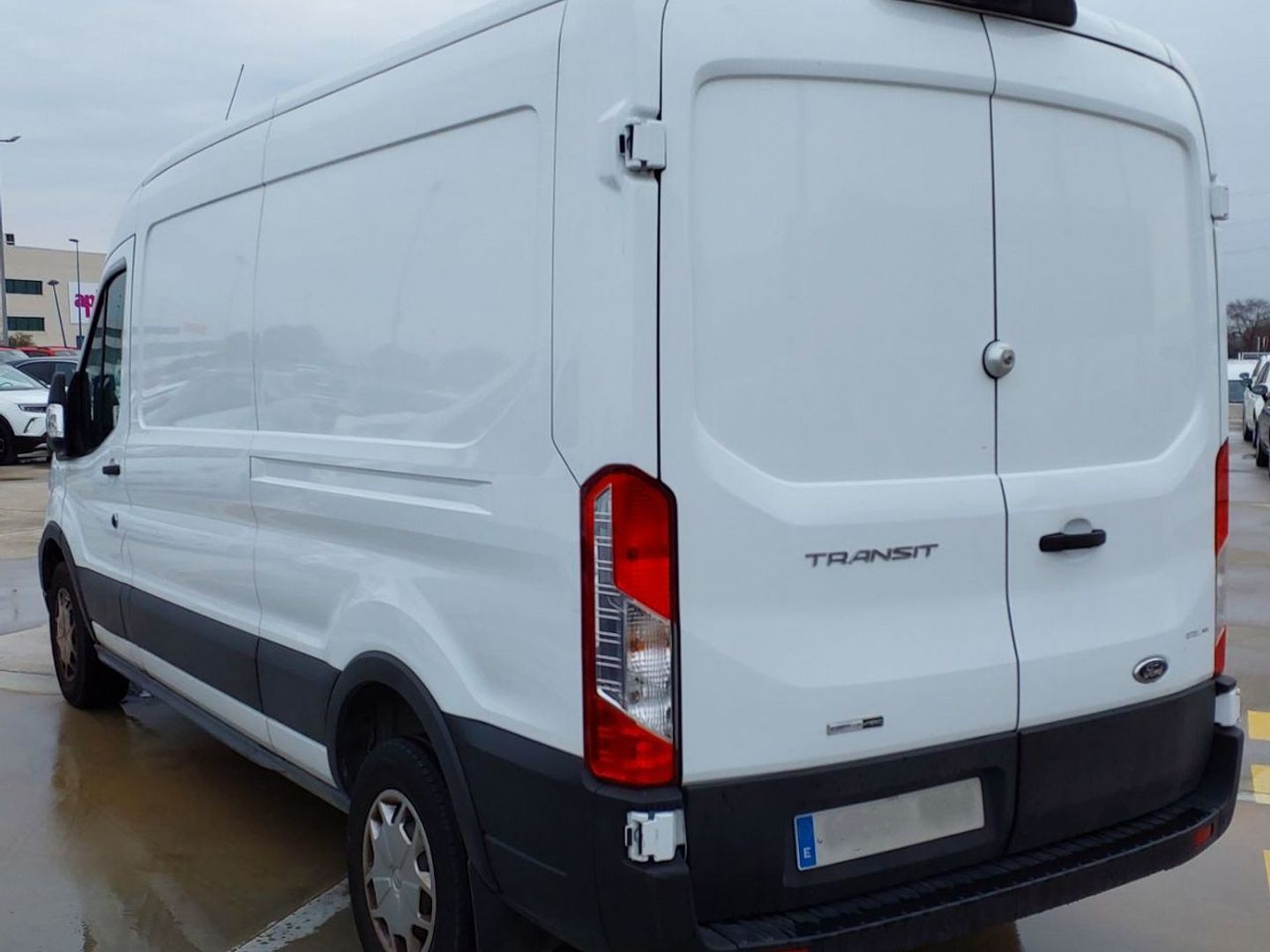 Ford Transit Furgon 350 L2H2 Trend FWD 96 kW (130 CV)