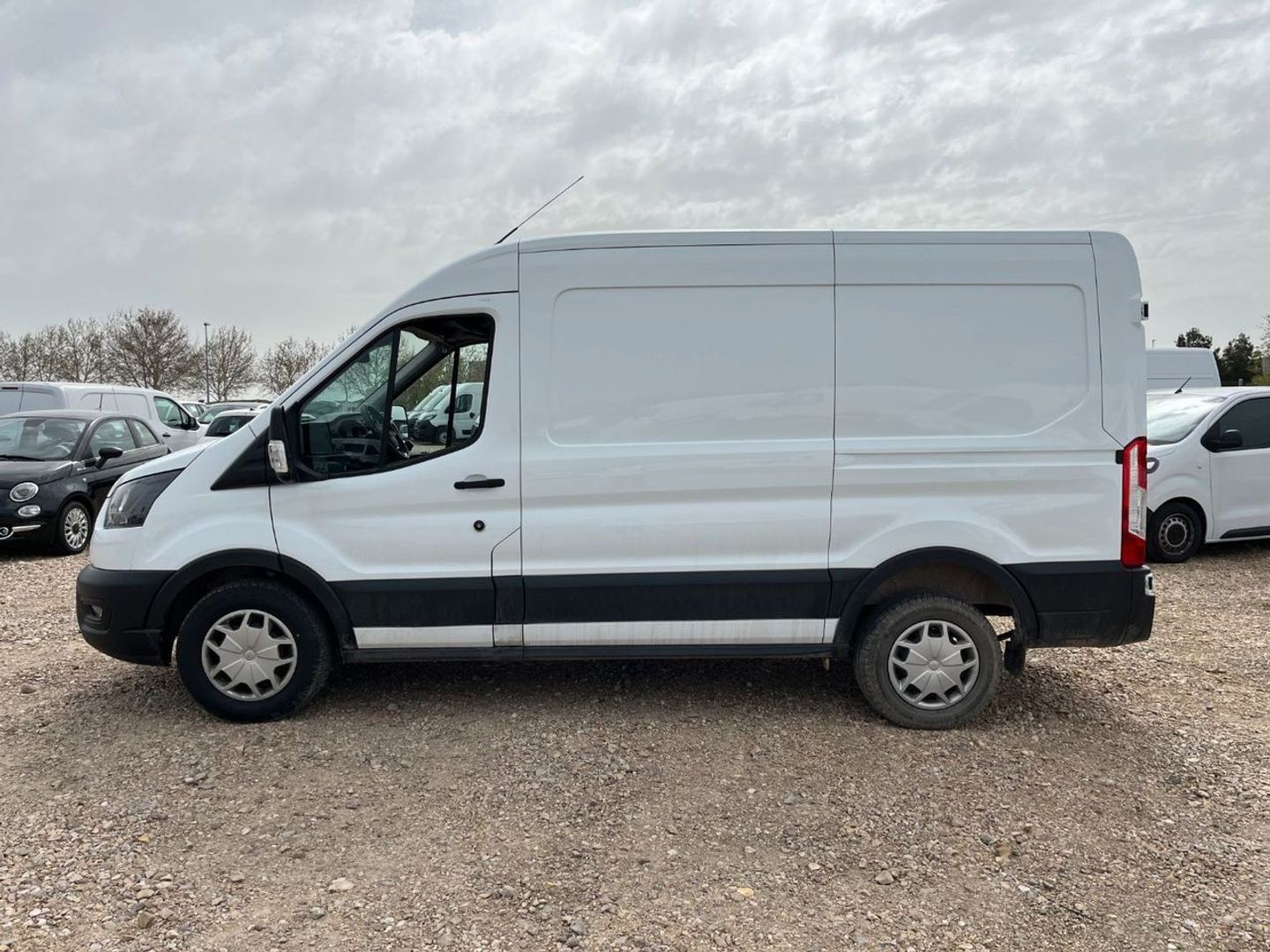 Ford Transit Furgon 350 L2H2 Trend FWD 96 kW (130 CV)