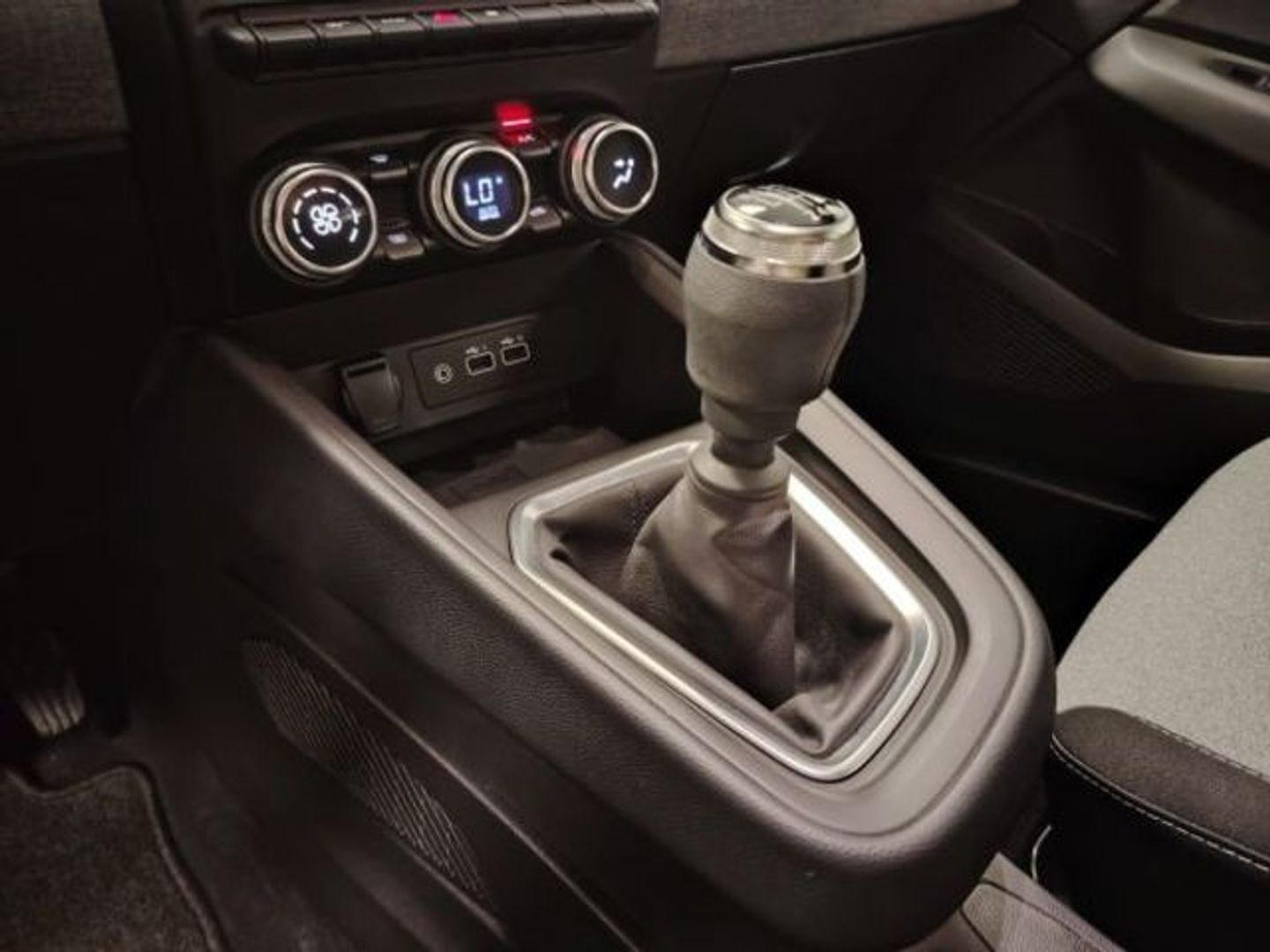 Mitsubishi Colt 100T Motion 67 kW (90 CV)