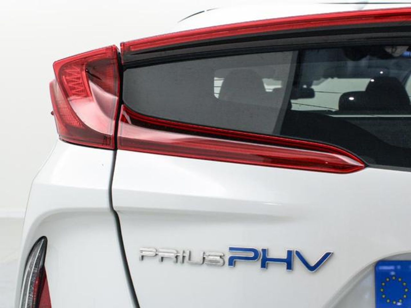Toyota Prius 1.8 Plug-In 125PH Advance 90 kW (122 CV)