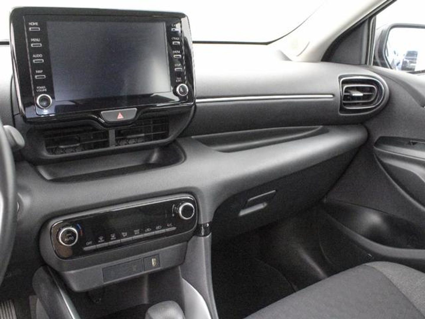 Toyota Yaris 120H Active Tech 85 kW (116 CV)