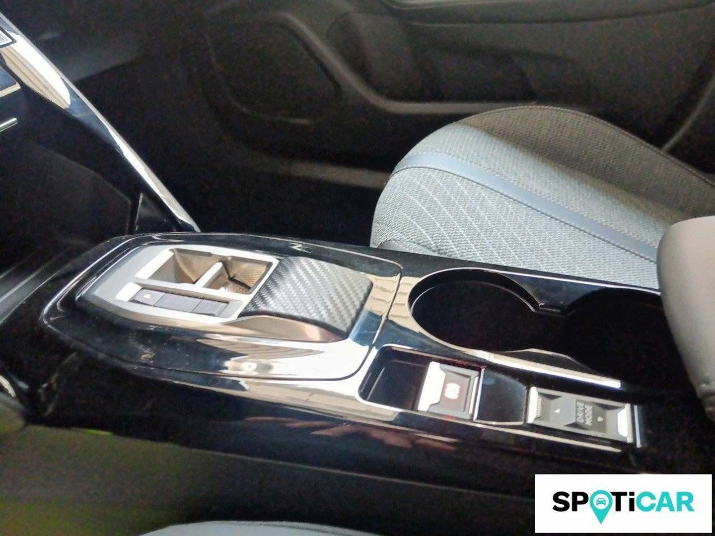 Peugeot 2008 PureTech 130 S&S Allure EAT8 96 kW (130 CV)