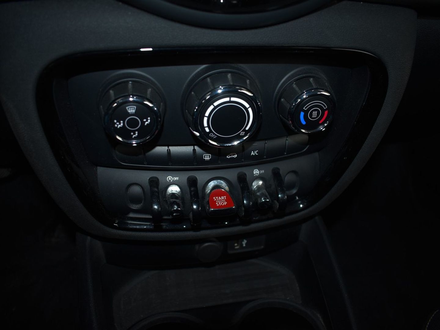MINI MINI Clubman One 75 kW (102 CV)