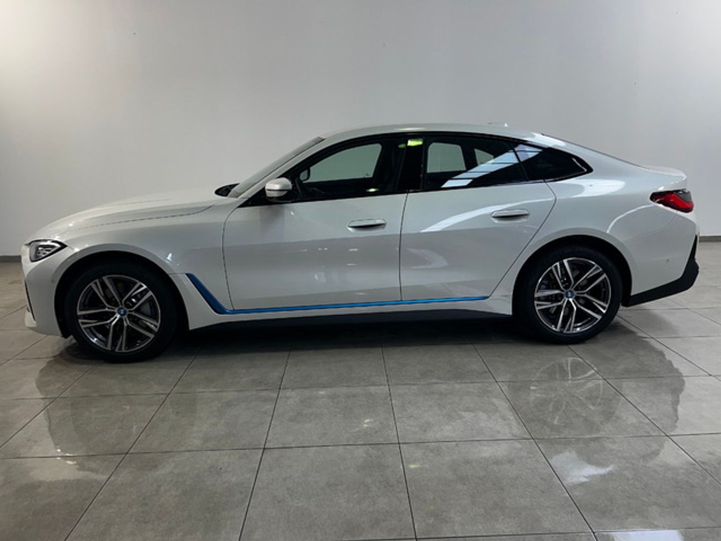 BMW i4 eDrive40 250 kW (340 CV)