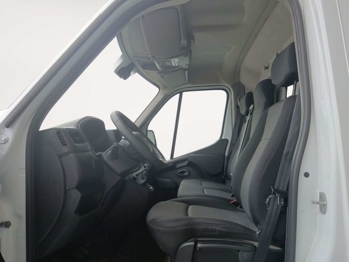Renault Master Furgon L2H2 3300 Blue dCi 99 kW (135 CV)