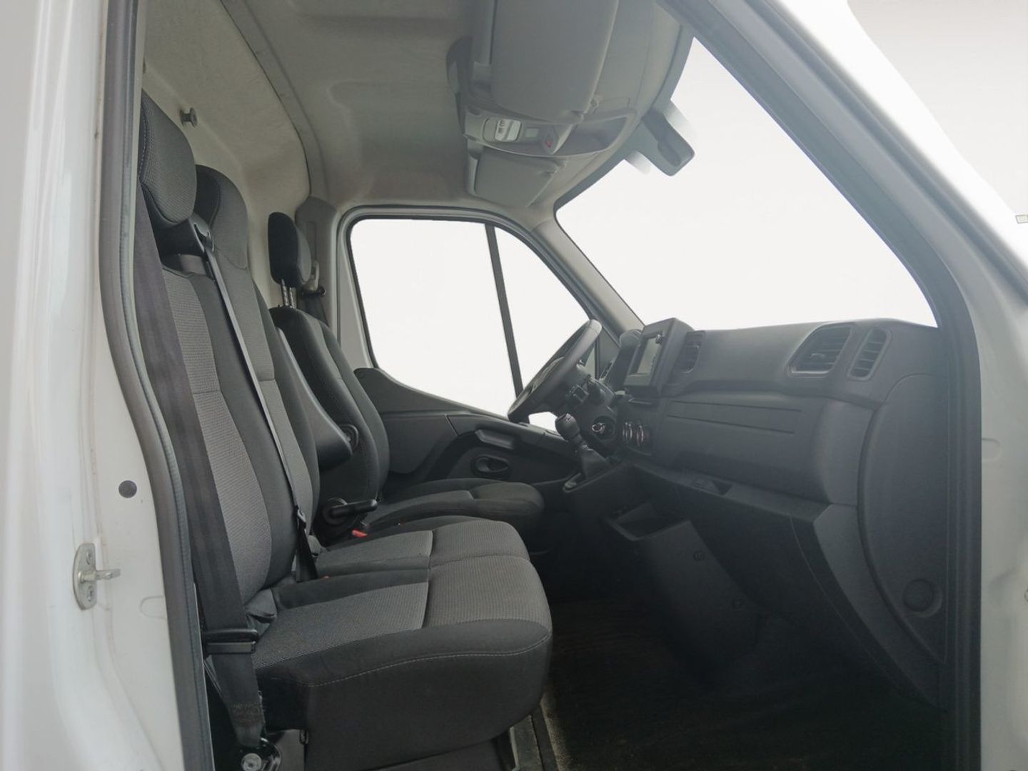 Renault Master Furgon L2H2 3300 Blue dCi 99 kW (135 CV)