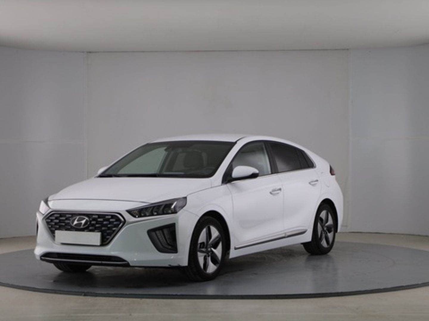 Hyundai Ioniq 1.6 GDI HEV Tecno DCT 104 kW (141 CV) Blanco Sedan