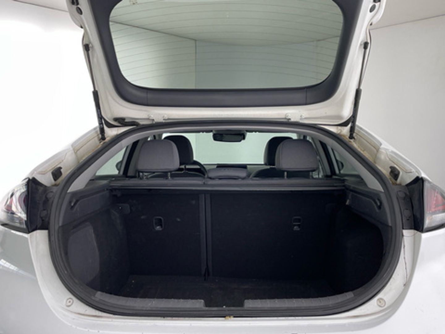 Hyundai Ioniq 1.6 GDI HEV Tecno DCT 104 kW (141 CV)
