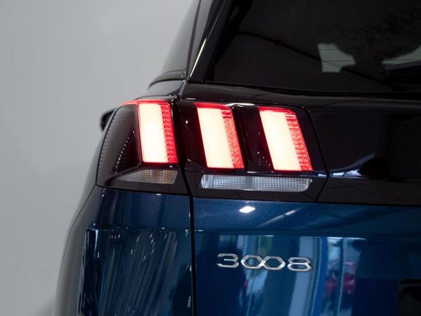 Peugeot 3008 Hybrid 225 Allure e-EAT8 165 kW (225 CV)