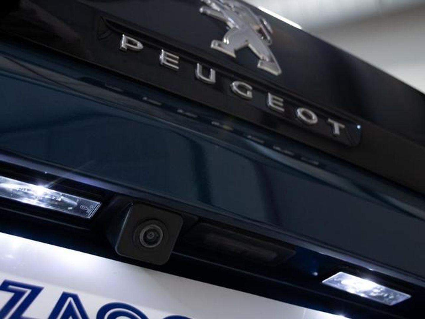 Peugeot 3008 Hybrid 225 Allure e-EAT8 165 kW (225 CV)