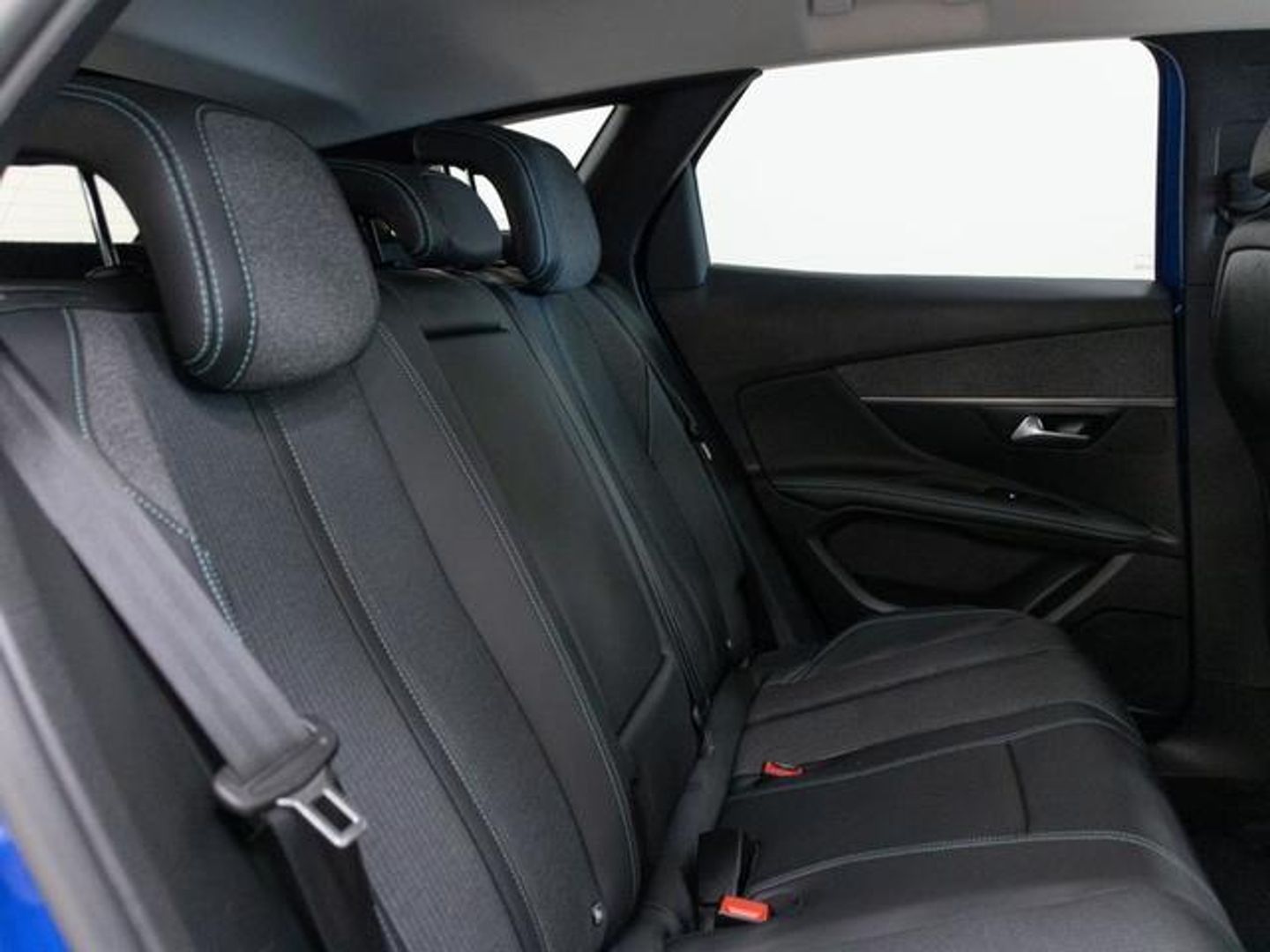 Peugeot 3008 Hybrid 225 Allure e-EAT8 165 kW (225 CV)