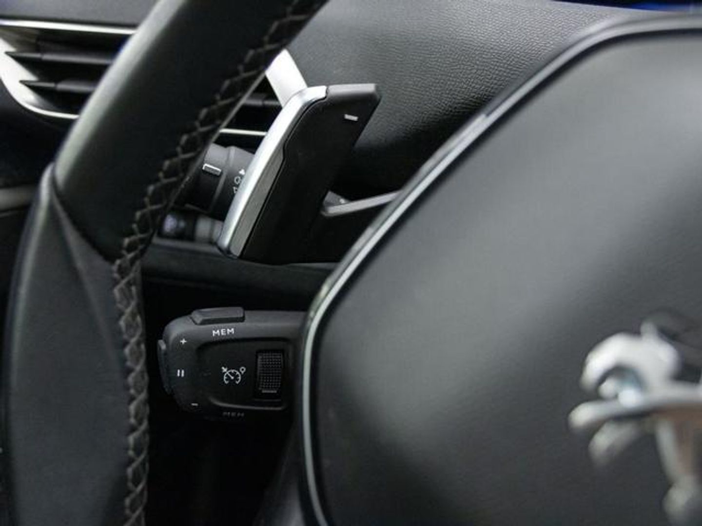 Peugeot 3008 Hybrid 225 Allure e-EAT8 165 kW (225 CV)