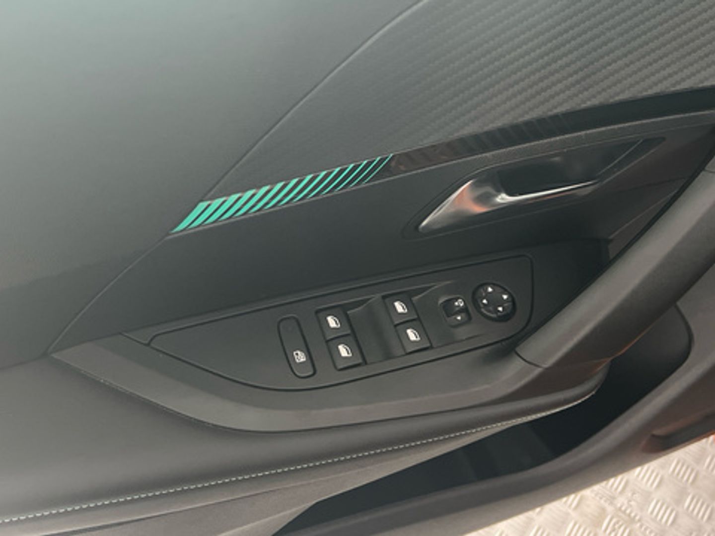 Peugeot 2008 BlueHDi 110 Allure 81 kW (110 CV)