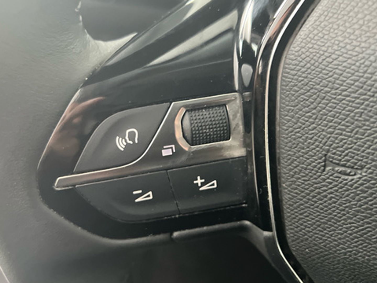 Peugeot 2008 BlueHDi 110 Allure 81 kW (110 CV)
