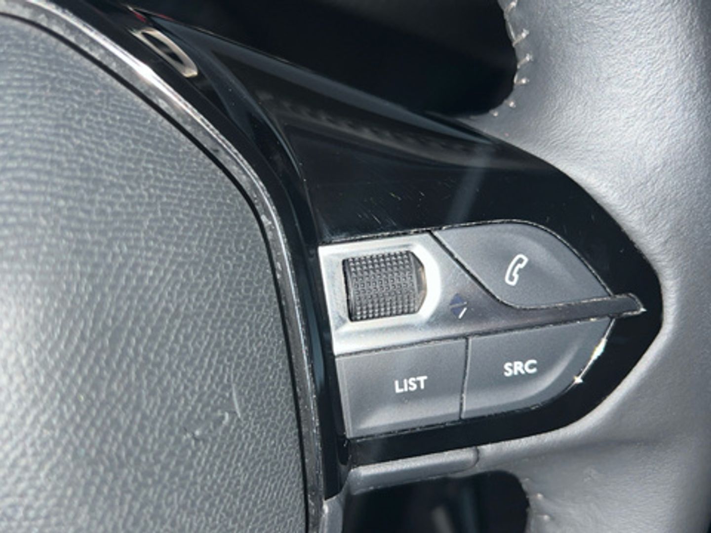 Peugeot 2008 BlueHDi 110 Allure 81 kW (110 CV)