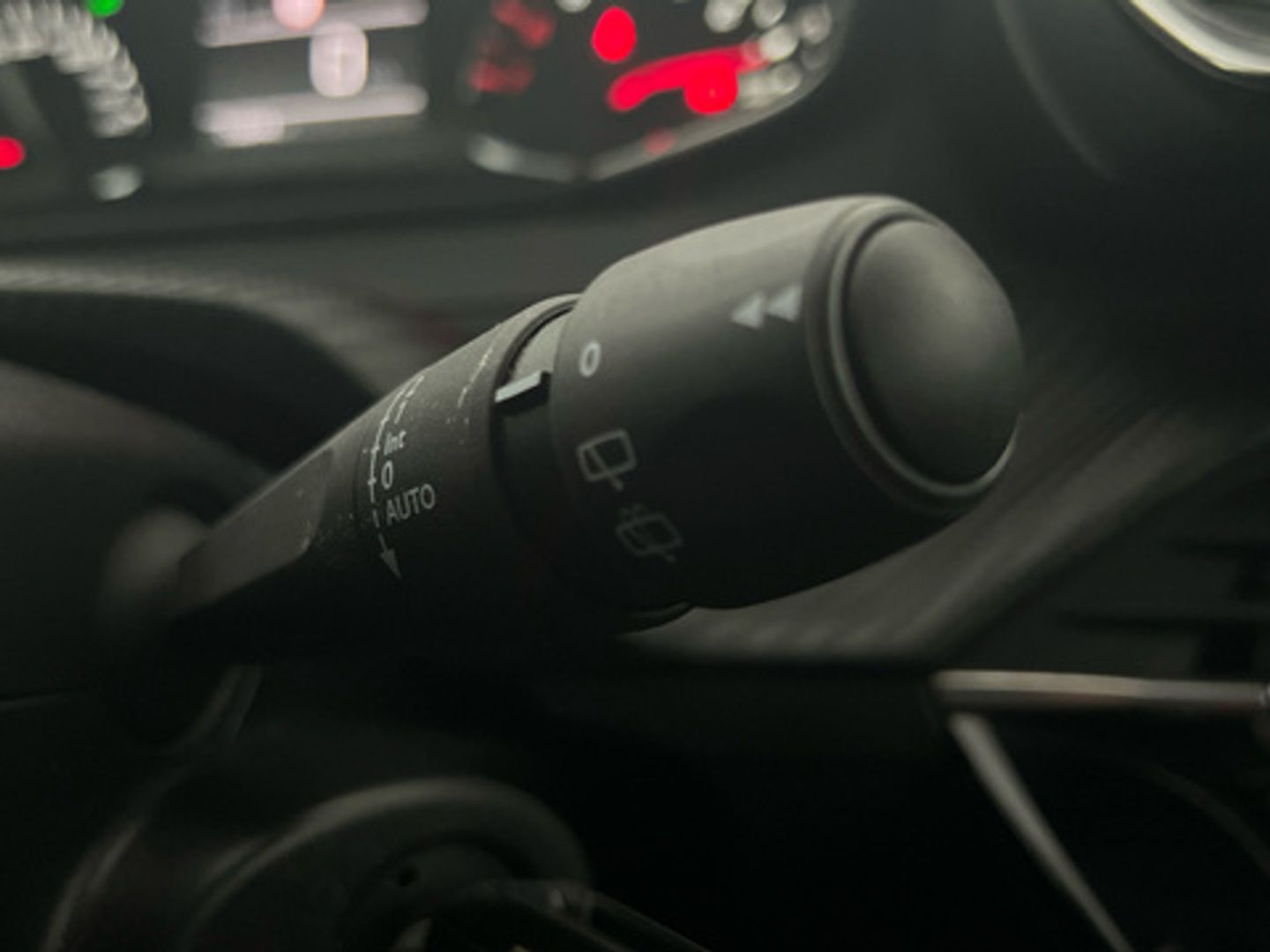 Peugeot 2008 BlueHDi 110 Allure 81 kW (110 CV)