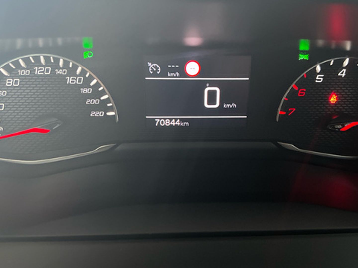 Peugeot 2008 BlueHDi 110 Allure 81 kW (110 CV)