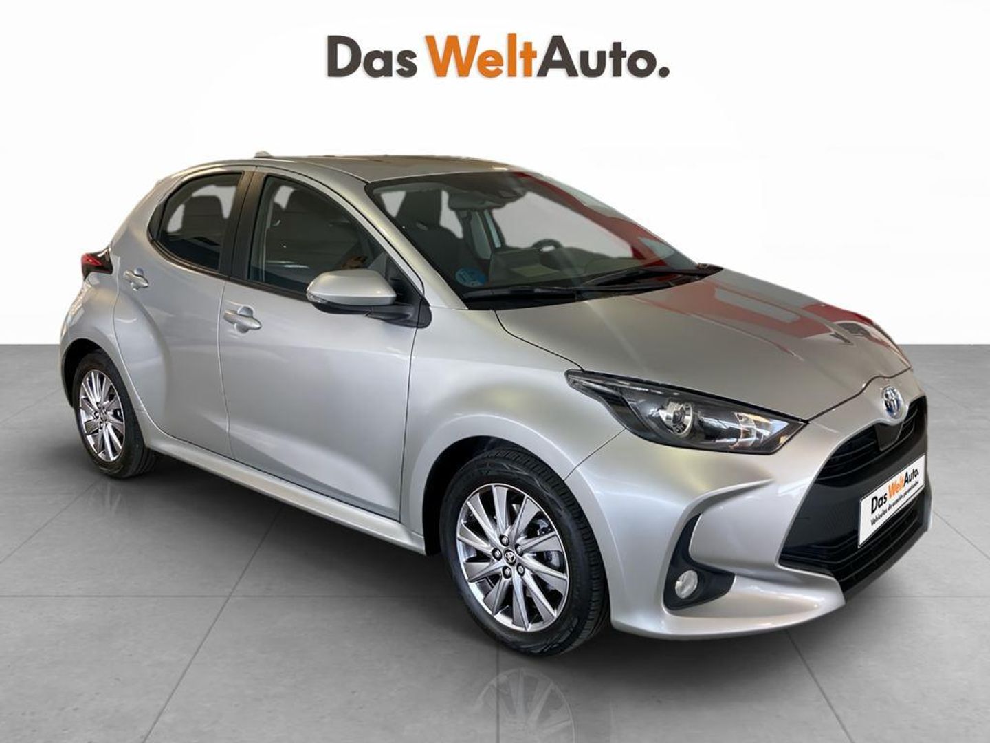 Toyota Yaris 120H Active Tech 85 kW (116 CV) Gris 