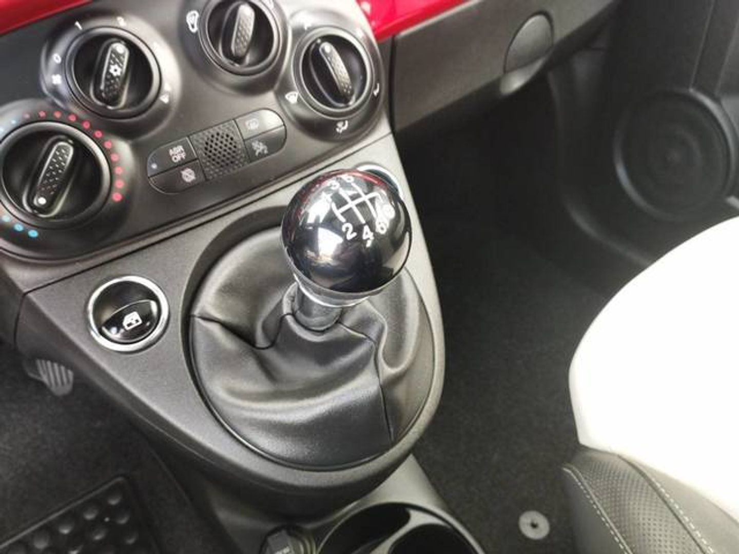 Fiat 500 1.0 Hybrid Dolcevita 51 kW (70 CV)