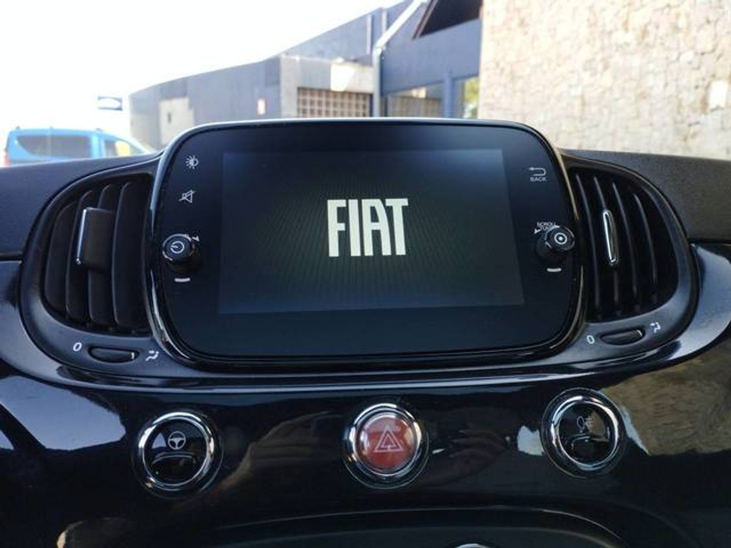 Fiat 500 1.0 Hybrid Dolcevita 51 kW (70 CV)