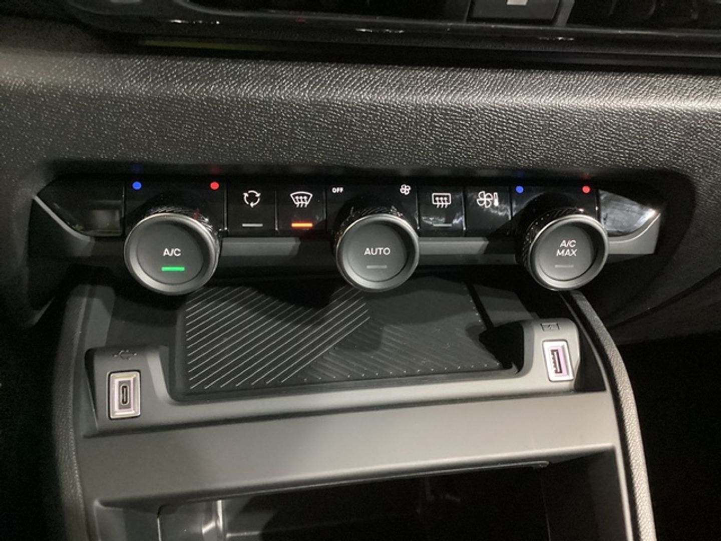 Citroen C4 Hybrid 136 Plus e-DCS6 100 kW (136 CV)