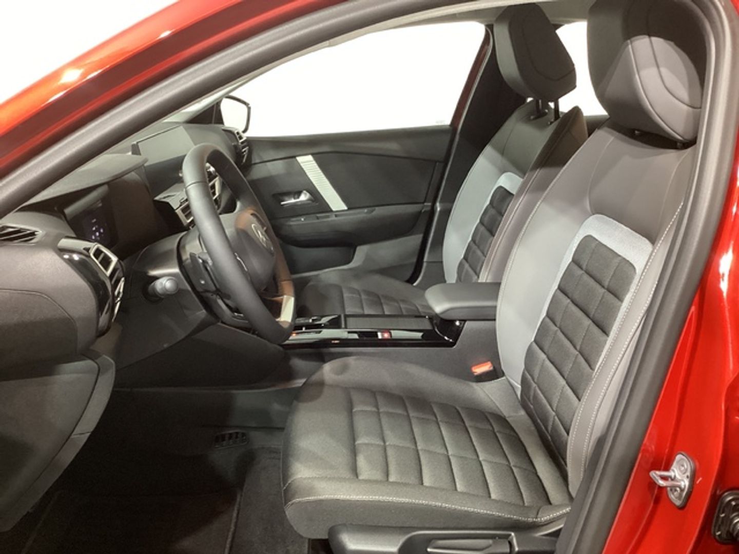 Citroen C4 Hybrid 136 Plus e-DCS6 100 kW (136 CV)