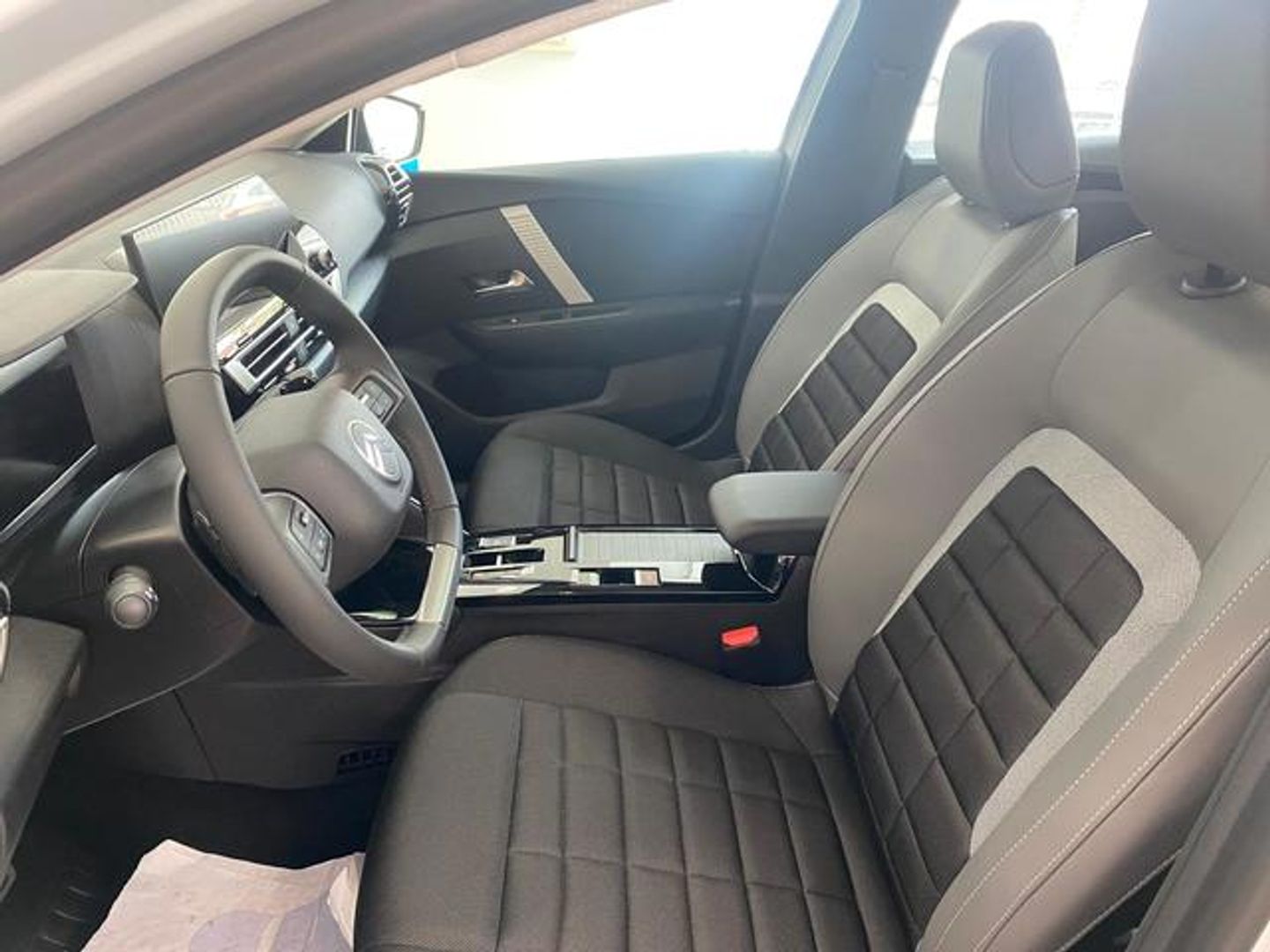 Citroen C4 X Hybrid 136 e-DCS6 Plus 100 kW (136 CV)