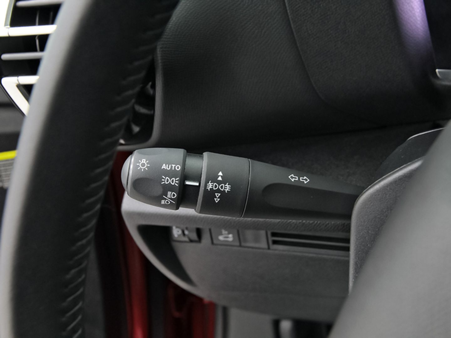 Citroen C4 X BlueHDi 130 S&S Plus EAT8 96 kW (131 CV)