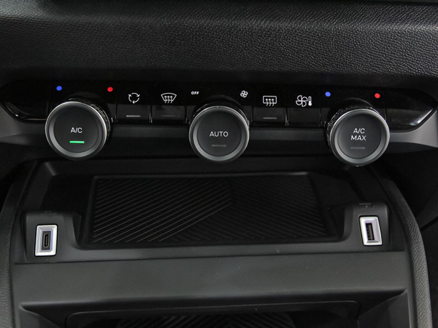 Citroen C4 X BlueHDi 130 S&S Plus EAT8 96 kW (131 CV)