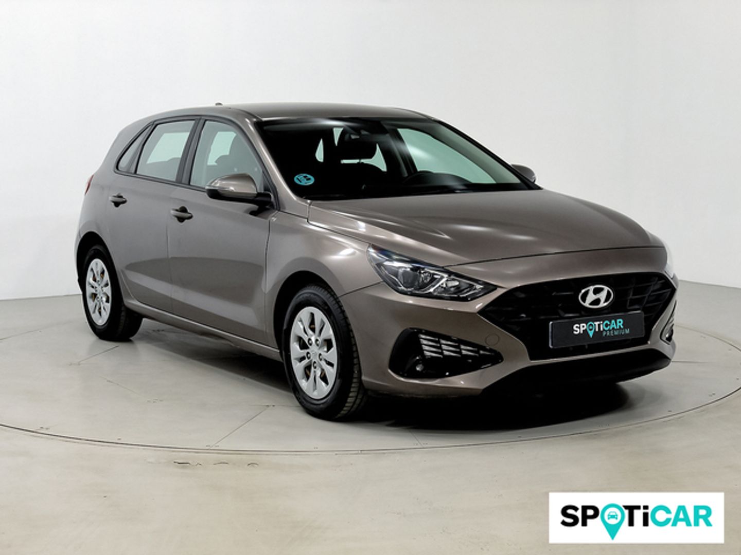 Hyundai i30 1.5 DPI Essence 81 kW (110 CV) Marrón Sedan