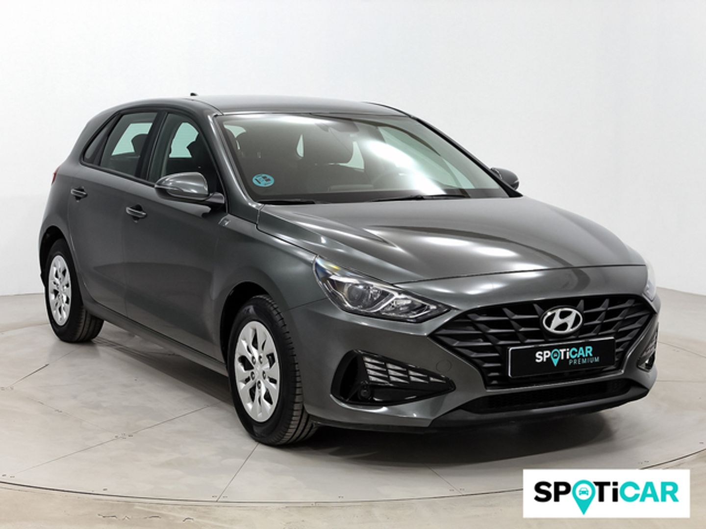 Hyundai i30 1.5 DPI Essence 81 kW (110 CV) Gris Sedan