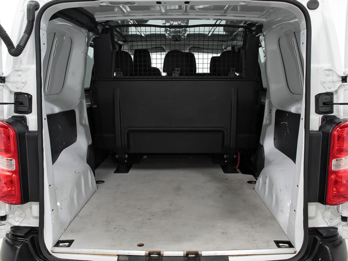 Fiat Scudo Furgon 1.5 BlueHDI L2 Business 88 kW (120 CV)