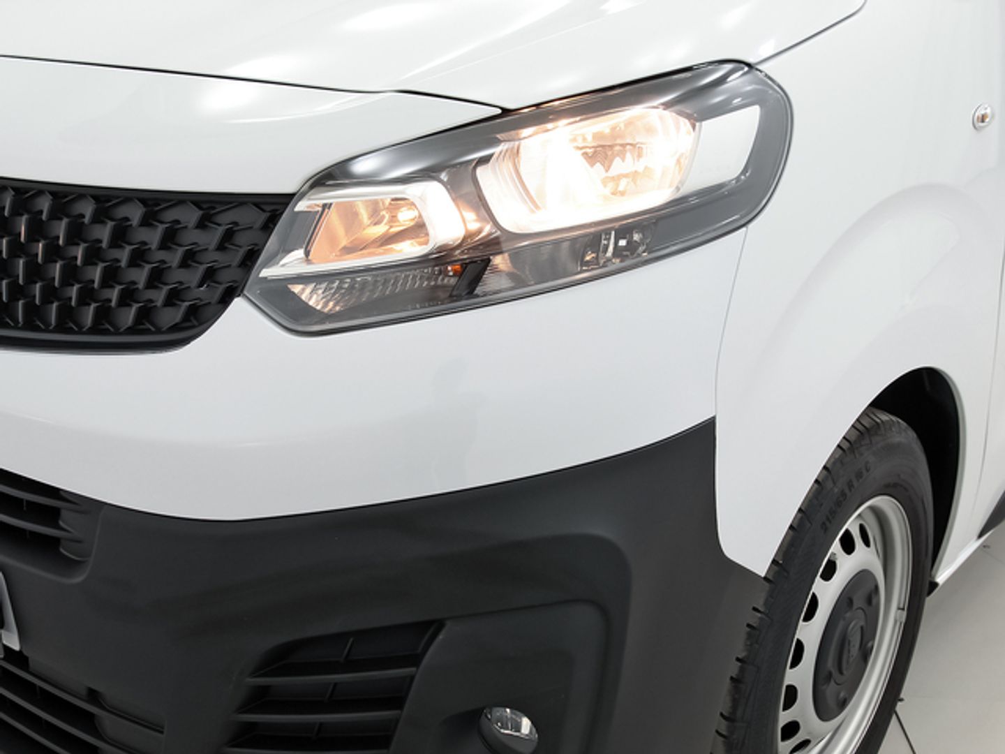 Fiat Scudo Furgon 1.5 BlueHDI L2 Business 88 kW (120 CV)