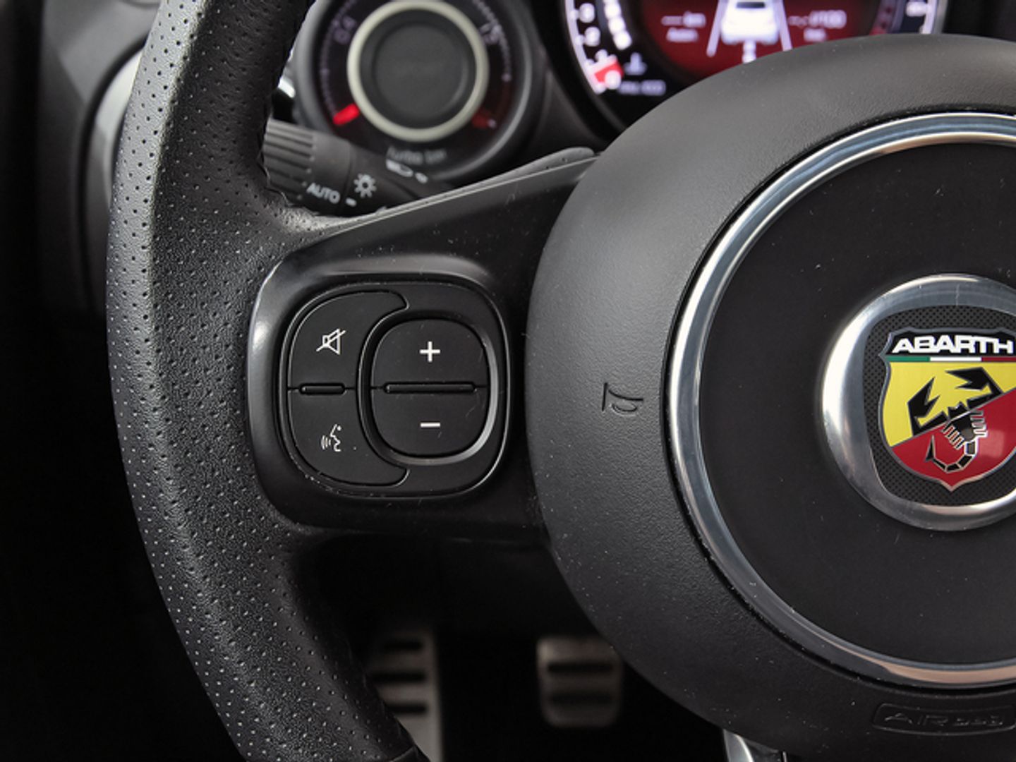 Abarth 500 1.4 16v T-Jet 595 121 kW (165 CV)