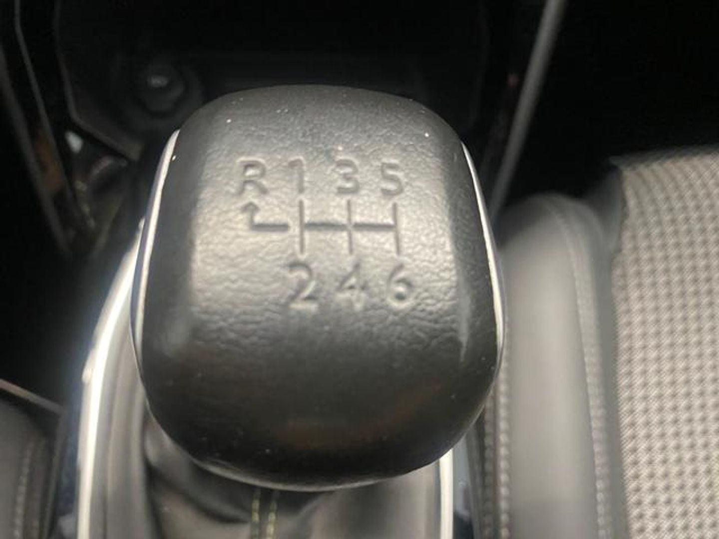 Peugeot 208 BlueHDi 100 GT Line 75 kW (100 CV)