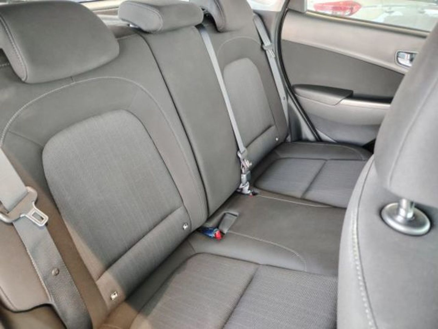 Hyundai Kona 1.6 GDI HEV Maxx DCT 104 kW (141 CV)