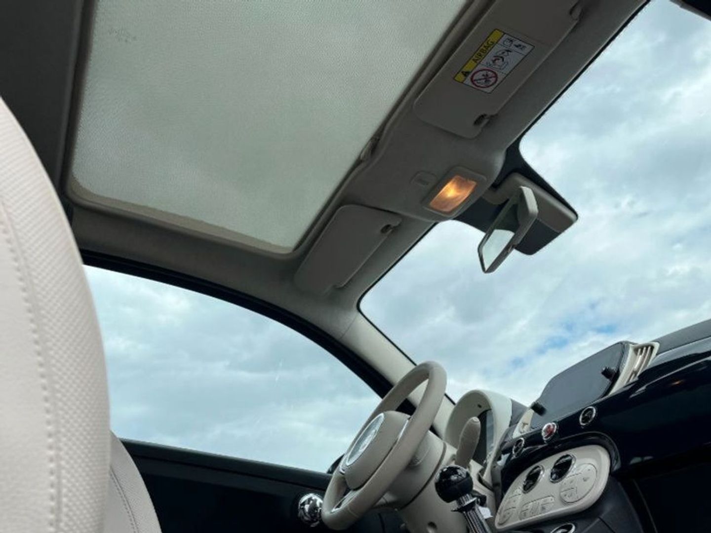 Fiat 500 1.0 Hybrid Dolcevita 51 kW (70 CV)