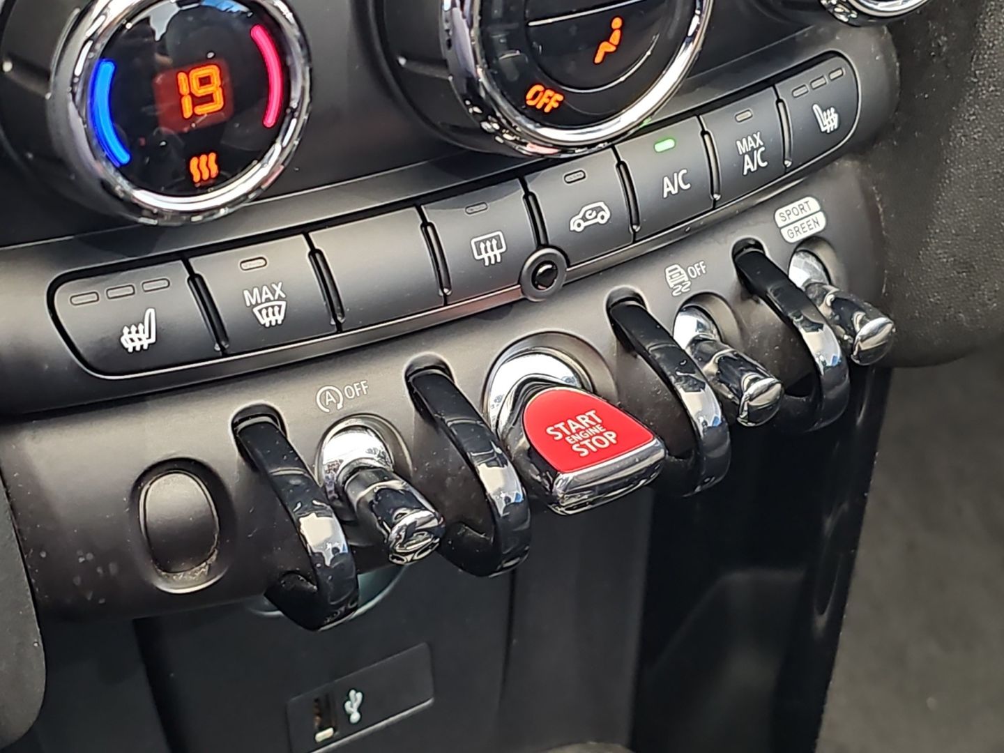 MINI MINI Cabrio Cooper 100 kW (136 CV)