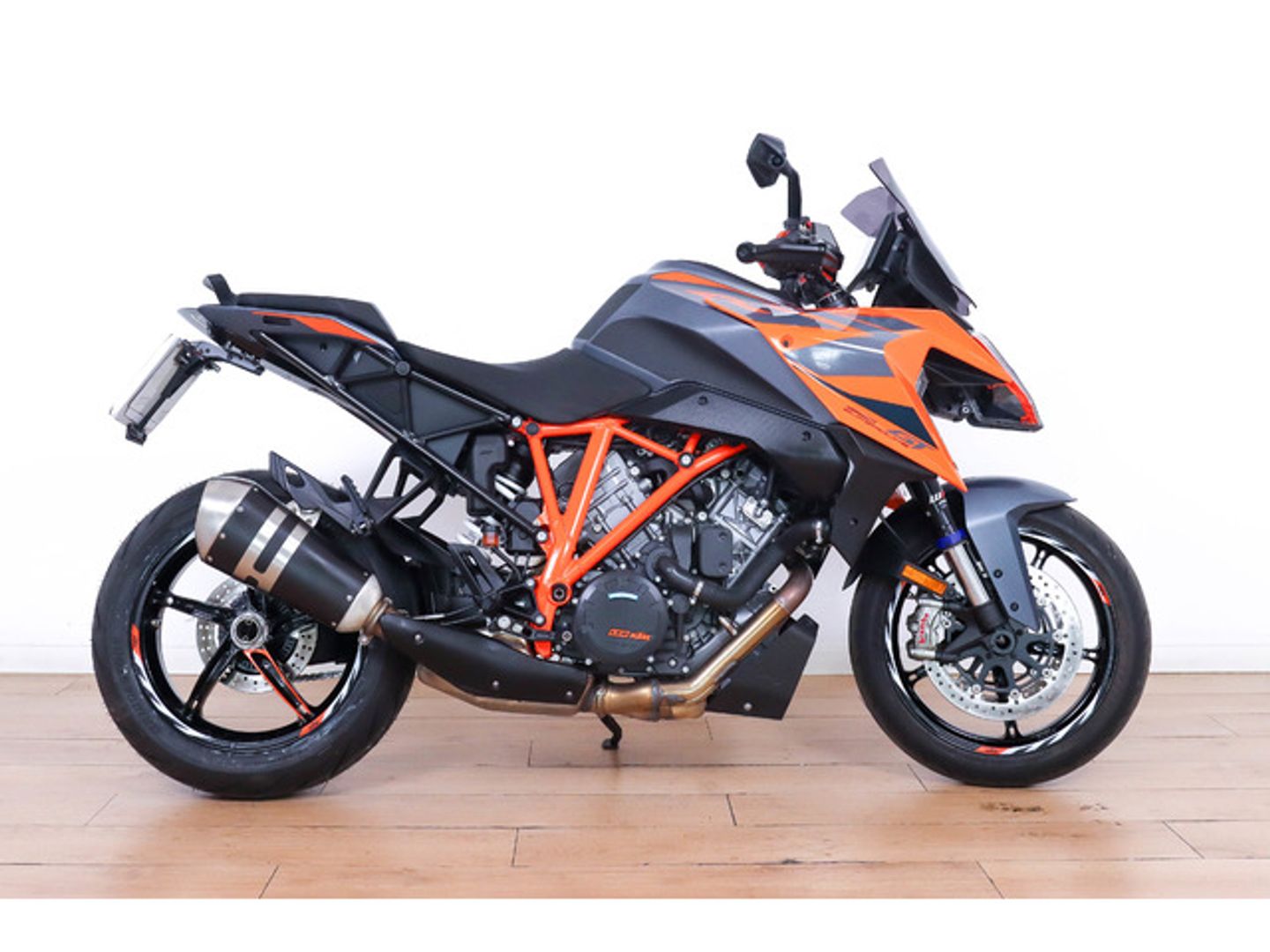 KTM Super Duke GT 1290 Naranja Motorcycle