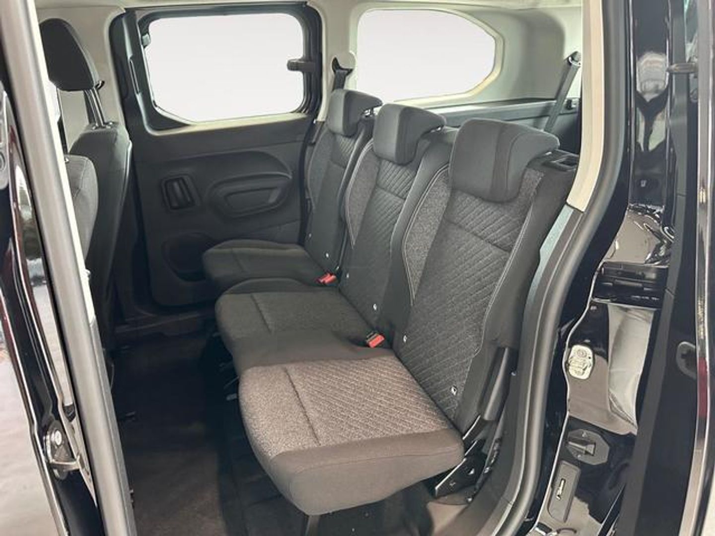 Peugeot Rifter BlueHDi 130 S&S Allure Long EAT8 96 kW (130 CV)