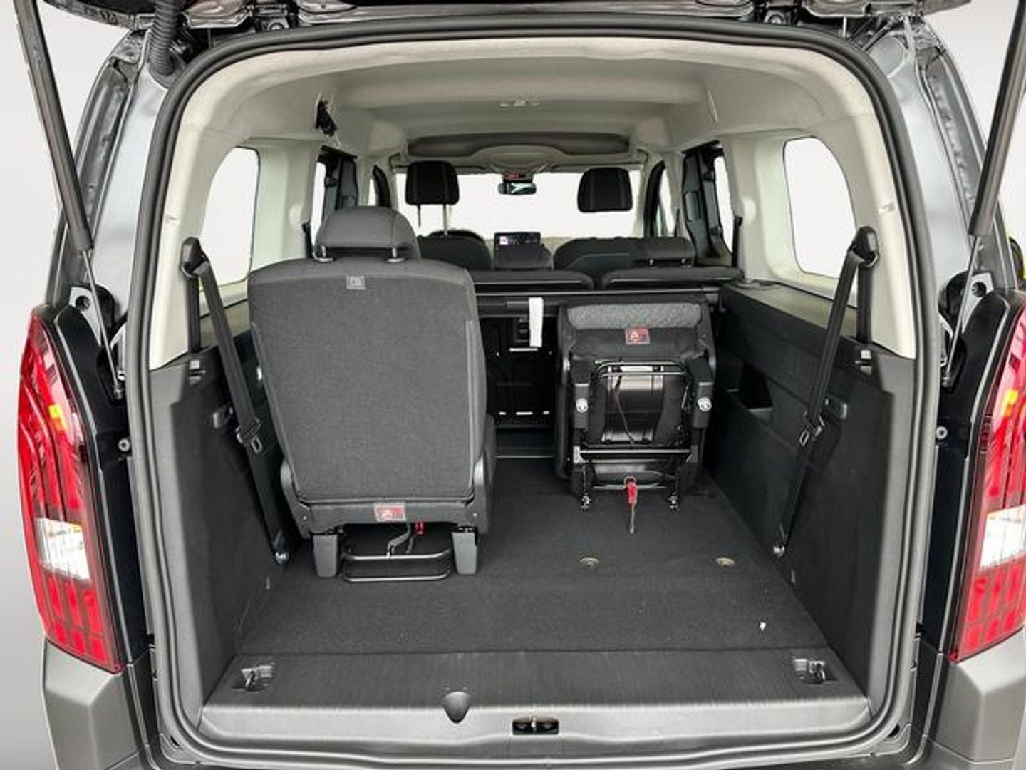 Peugeot Rifter BlueHDi 130 S&S Allure Long EAT8 96 kW (130 CV)