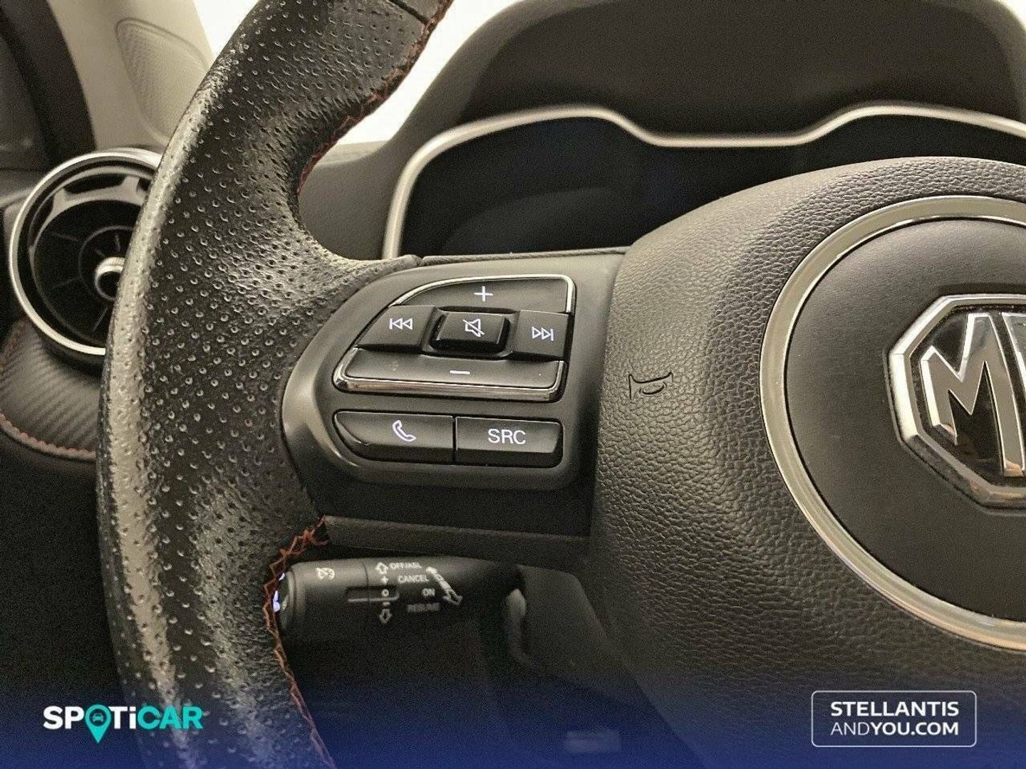 MG ZS 1.5 Luxury 78 kW (106 CV)