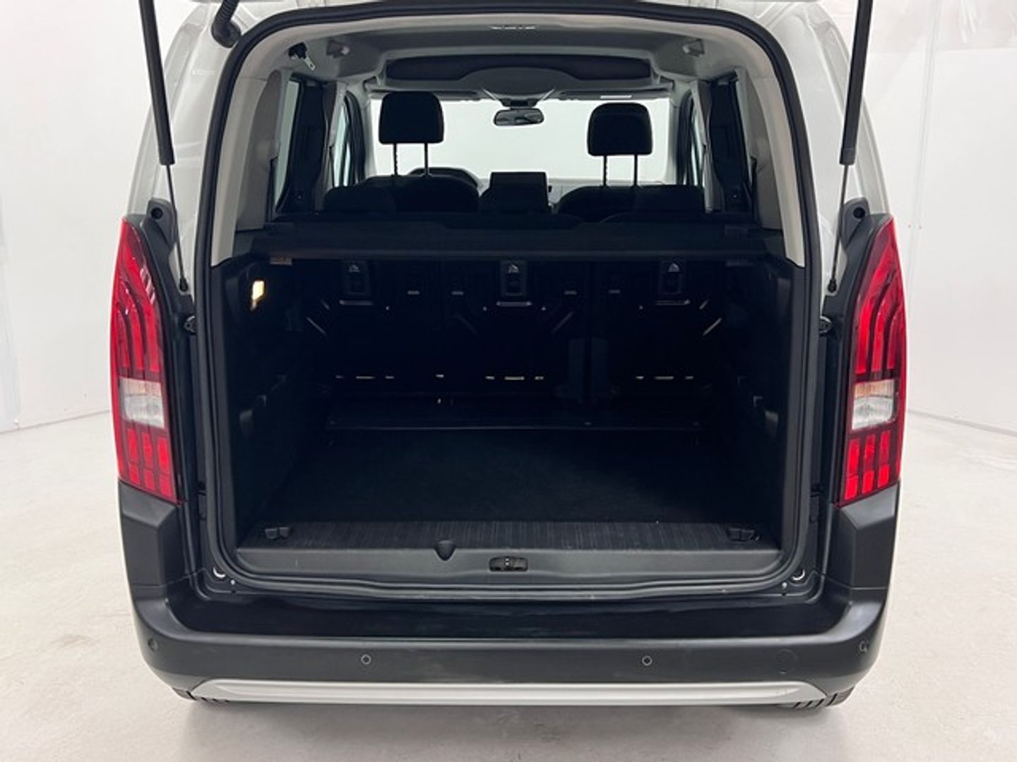 Peugeot Rifter BlueHDi 130 Allure Pack Standard 96 kW (130 CV)