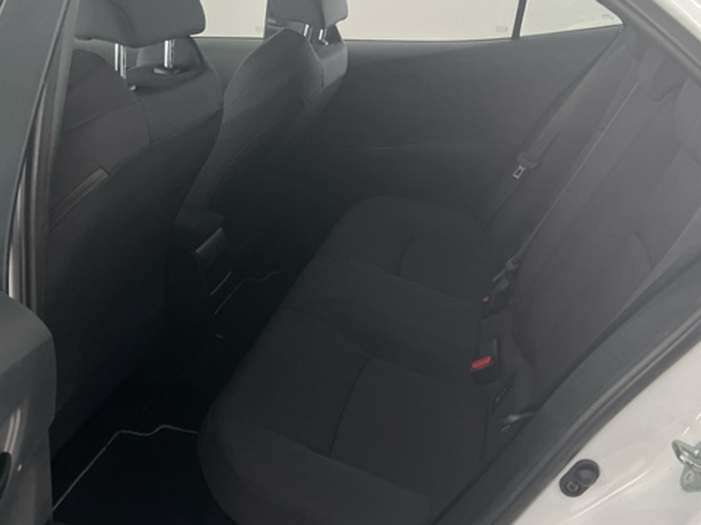 Toyota Corolla 1.8 125H Business Plus E-CVT 90 kW (122 CV)