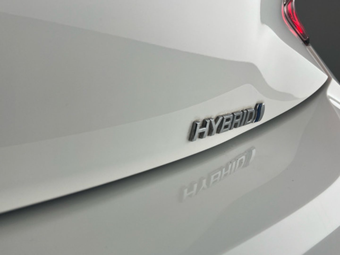 Toyota Corolla 1.8 125H Business Plus E-CVT 90 kW (122 CV)