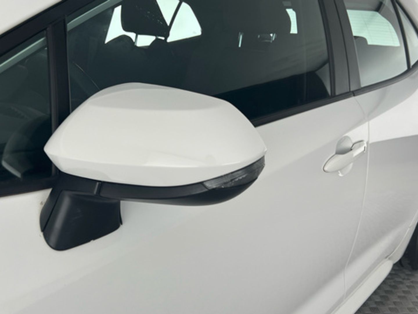 Toyota Corolla 1.8 125H Business Plus E-CVT 90 kW (122 CV)